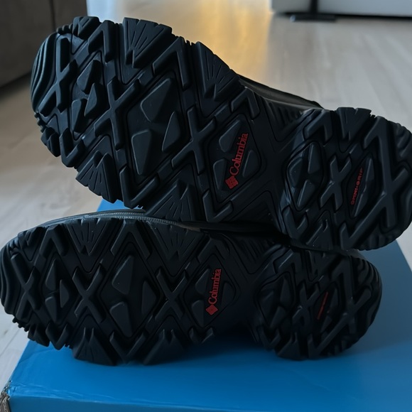 COLUMBIA BUGABOOT III - Picture 5 of 6